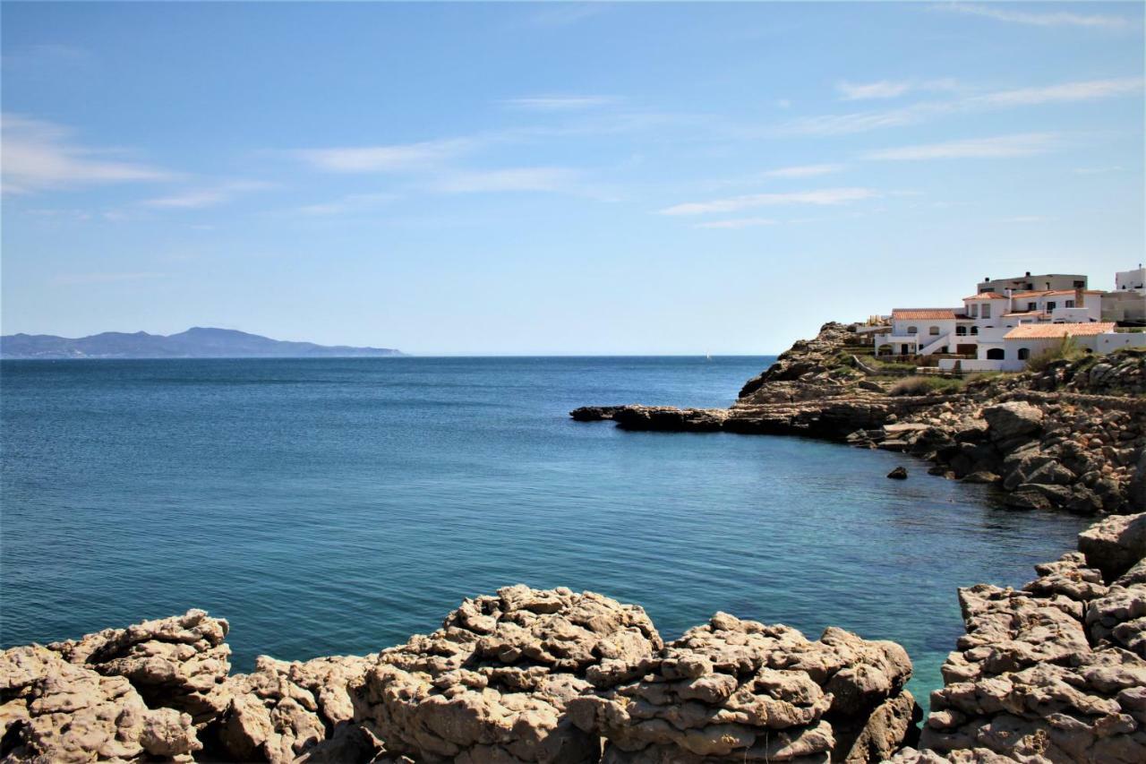 Llevant L' Escala المظهر الخارجي الصورة
